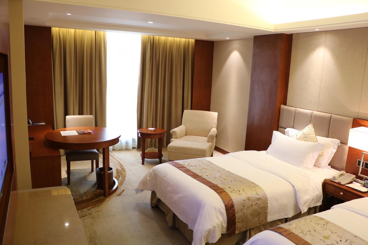 Rongjiang Hotel Jieyang Екстериор снимка